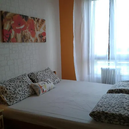 Certosa 3 Bedrooms * מילאנו