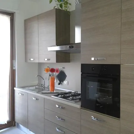 Certosa 3 Bedrooms דירה *