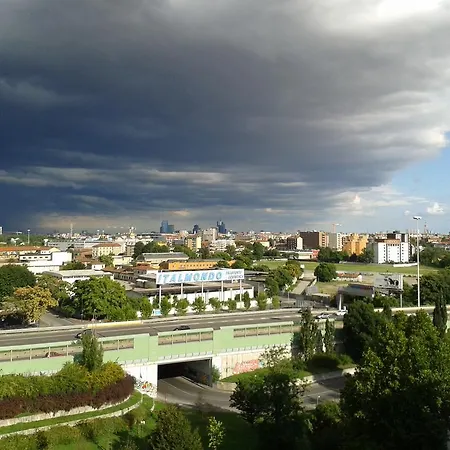 Apartamento Certosa 3 Bedrooms *